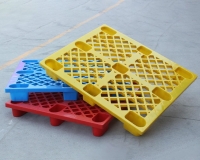 Plastic pallet